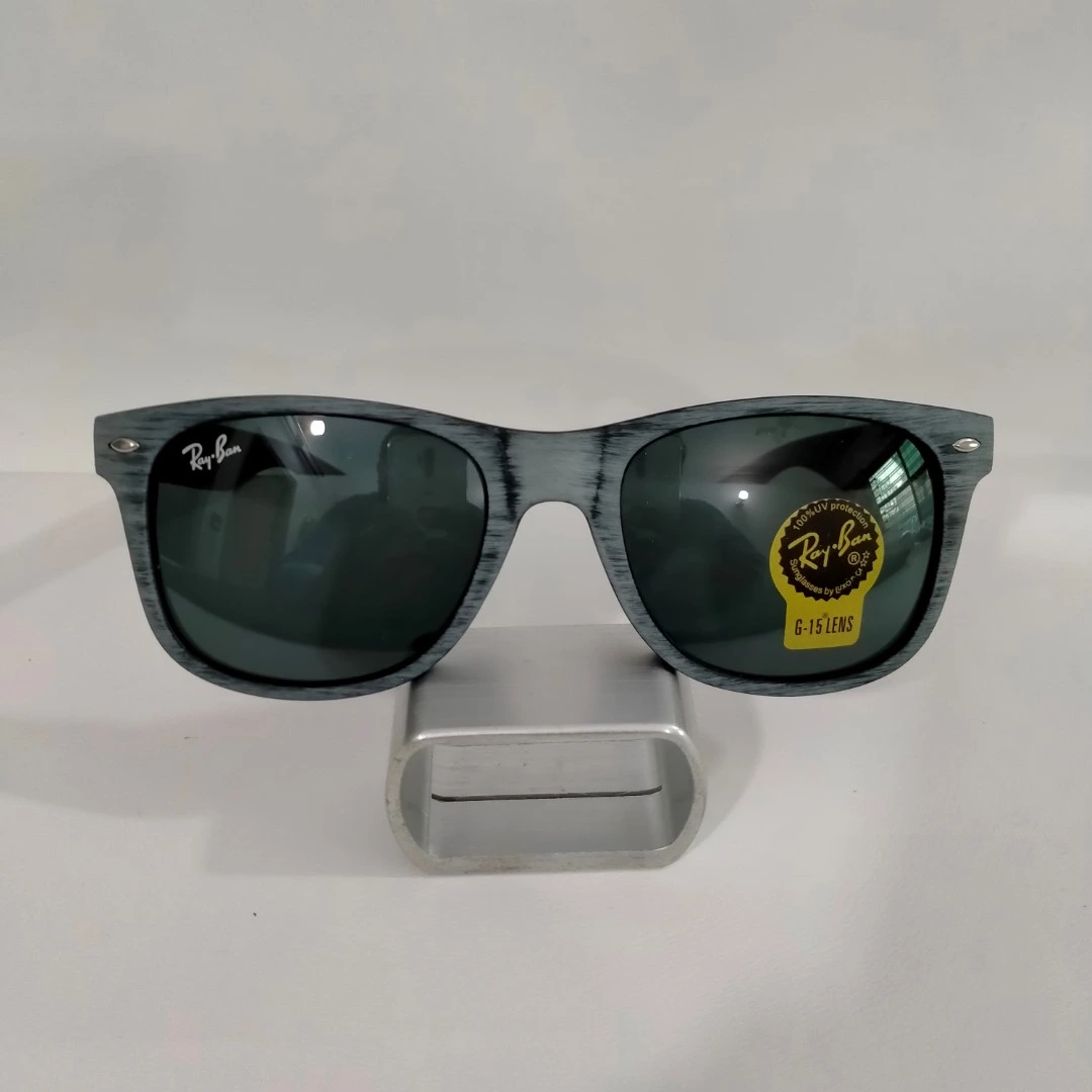 Ray Ban 4202 - Image 3