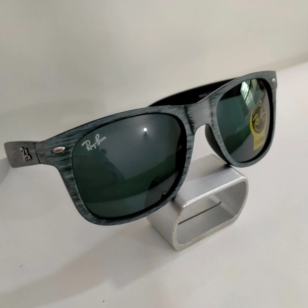 Ray Ban 4202 - Image 2